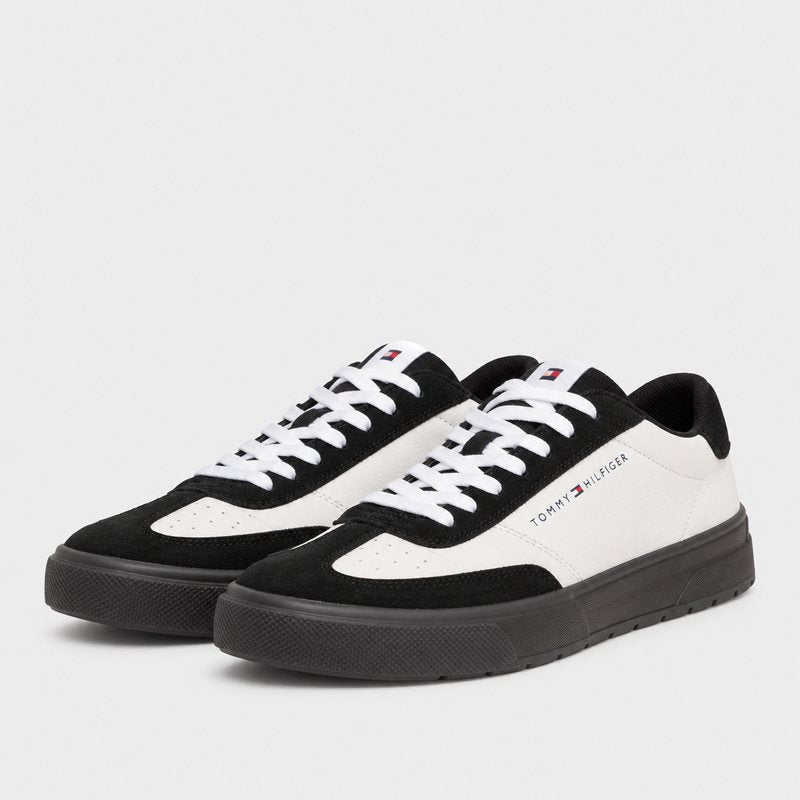 Tommy Hilfiger – Sneakers blanc et noir (P.42)