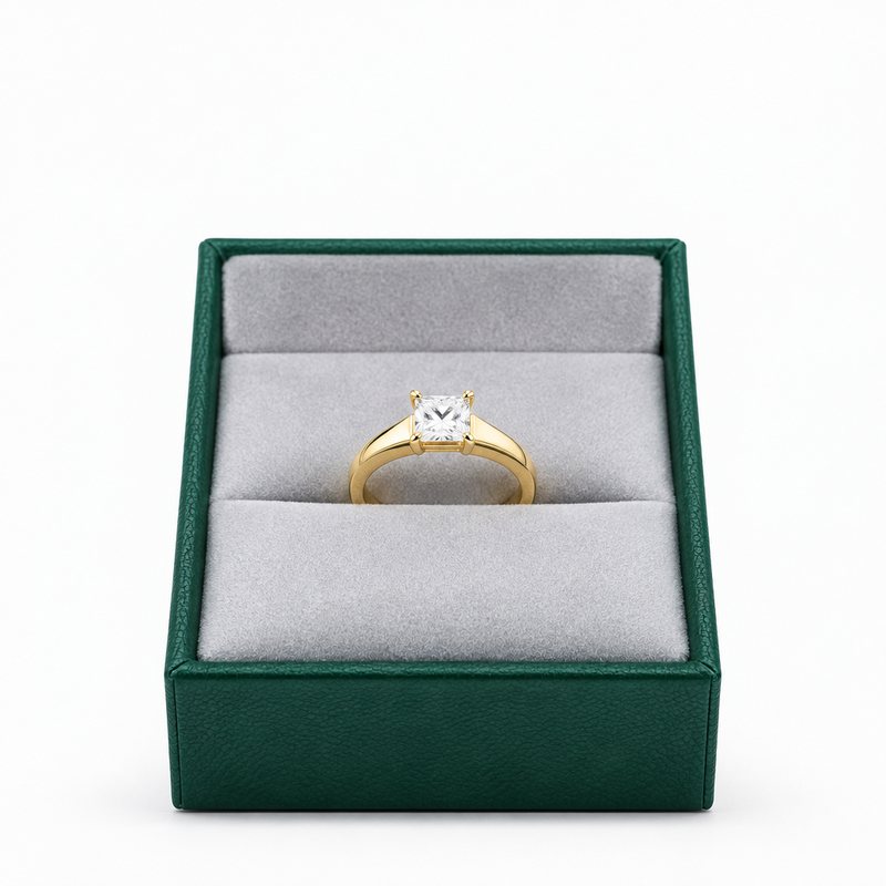 Bague dorée Solitaire princesse